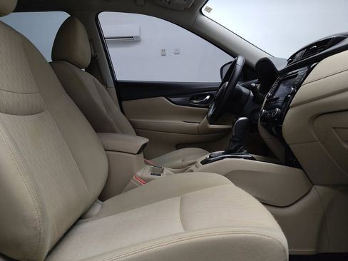 Used 2020 Nissan Rogue SV FWD image 21