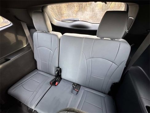 Used 2023 Buick Enclave Essence w/ Experience Buick Package image 11
