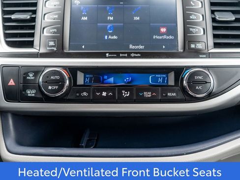 Certified 2019 Toyota Highlander Limited Platinum image 30