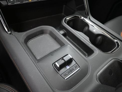 Used 2024 GMC Sierra 2500 AT4 w/ AT4 Premium Plus Package AWD/4WD image 30