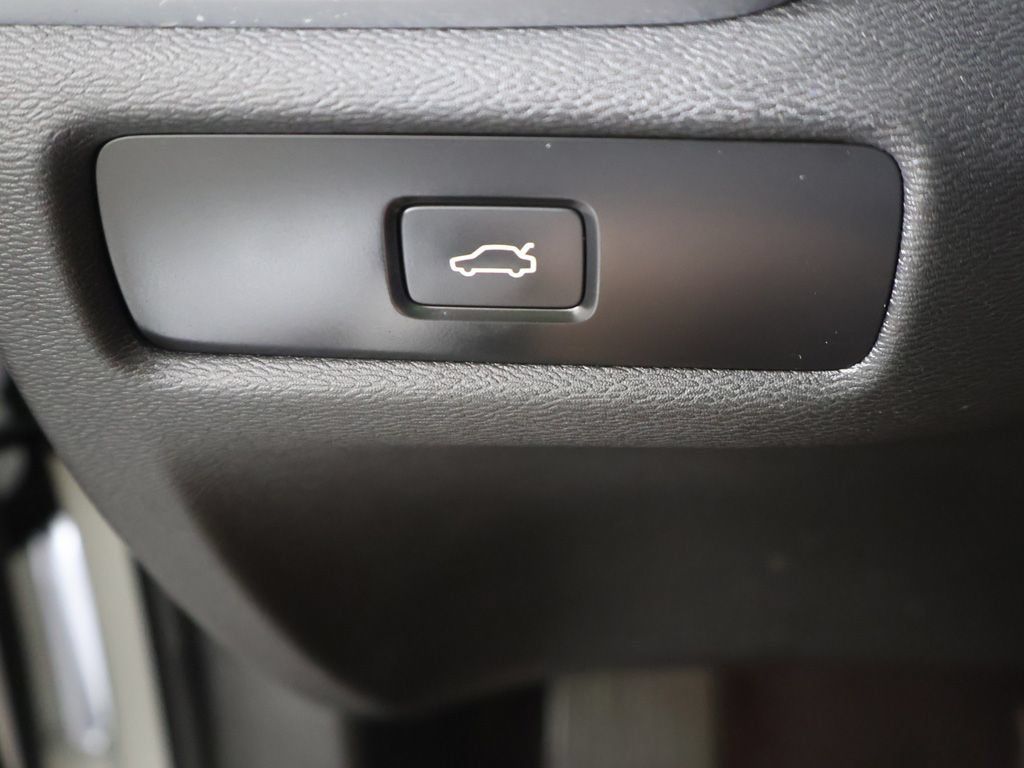 Used 2024 Volvo S60 B5 Plus w/ Climate Package AWD/4WD image 19