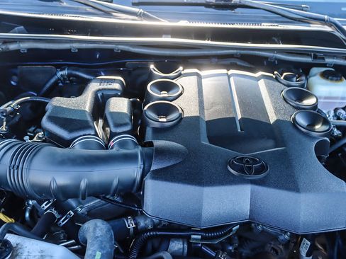 Used 2017 Toyota 4Runner SR5 image 25