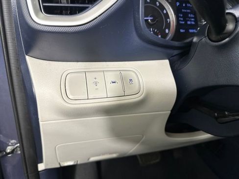 Used 2021 Hyundai Venue image 19