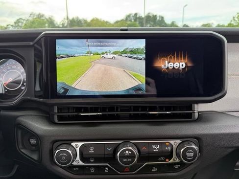 Used 2025 Jeep Gladiator Sport AWD/4WD image 20