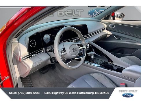 Used 2023 Hyundai Elantra SEL w/ Convenience Package FWD image 12