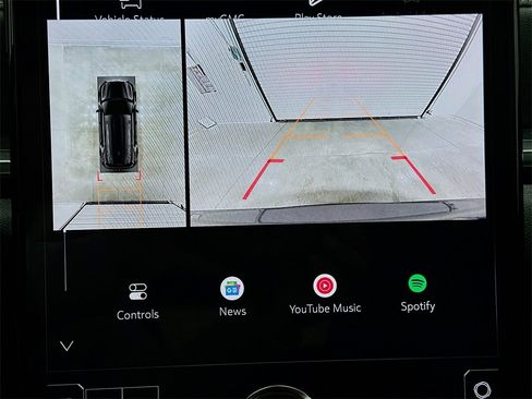 Used 2025 GMC Terrain Elevation w/ Technology Package II image 14