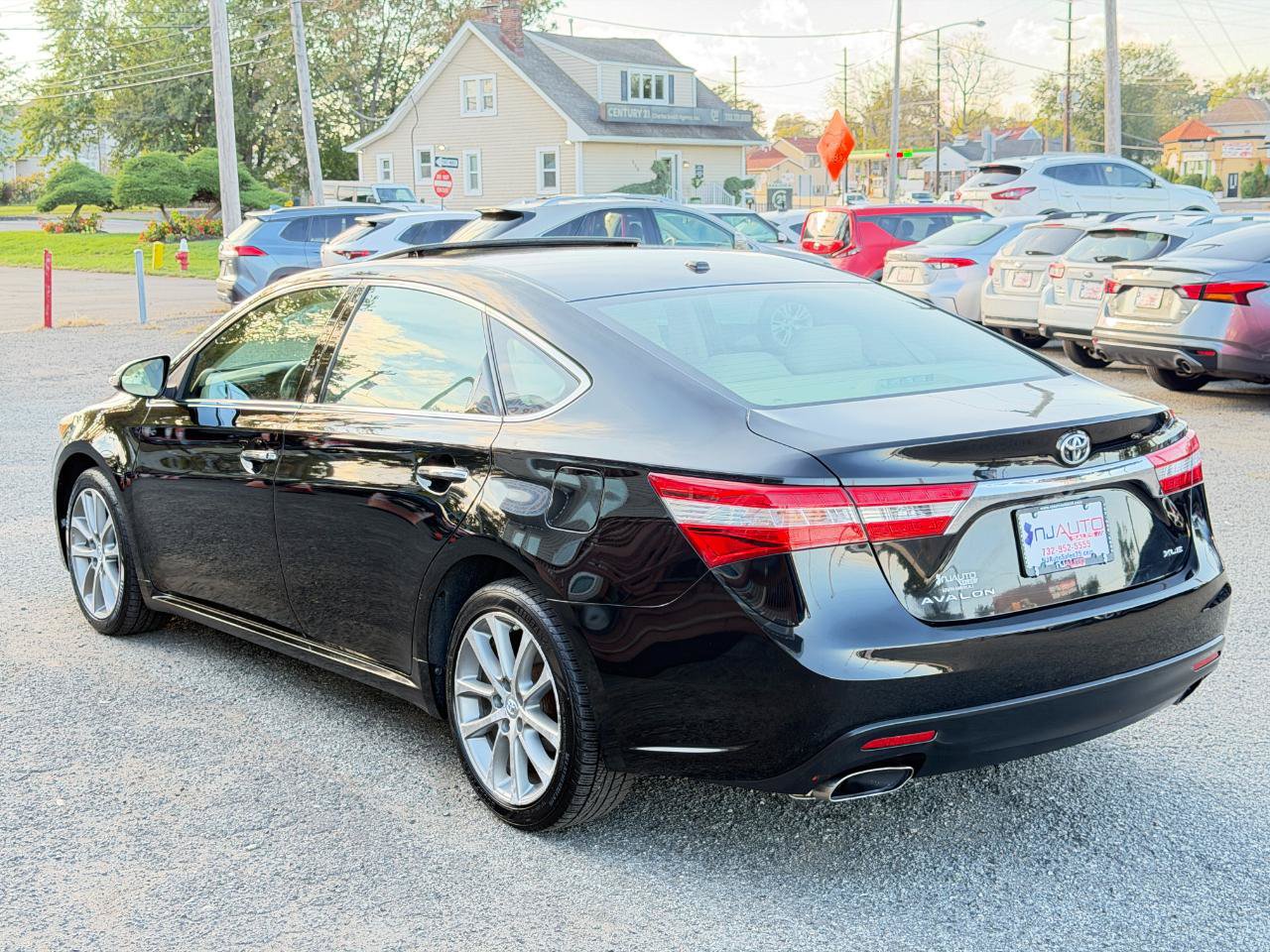 Used 2015 Toyota Avalon XLE Touring FWD image 6