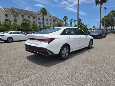 New 2026 Hyundai Elantra SE FWD image 7