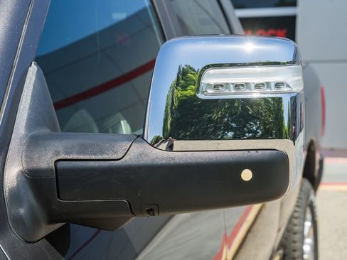 New 2026 RAM 2500 Laramie AWD/4WD image 17