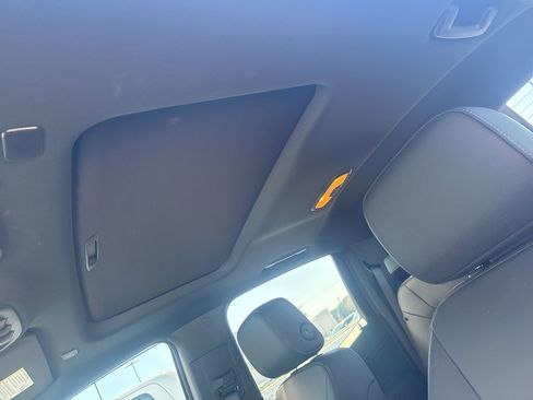 Used 2024 Chevrolet Colorado LT w/ LT Convenience Package III image 5