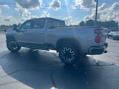 Used 2026 Chevrolet Silverado 2500 High Country w/ High Country Premium Package AWD/4WD image 6