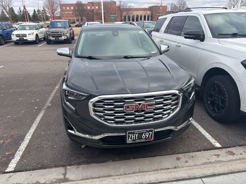 Used 2020 GMC Terrain Denali w/ Denali Premium Package AWD/4WD image 3