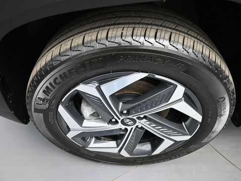 Certified 2024 Hyundai Tucson Limited AWD/4WD image 14