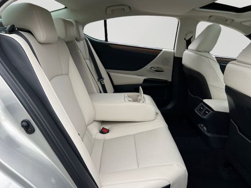 New 2025 Lexus ES 350 w/ Premium Package image 6