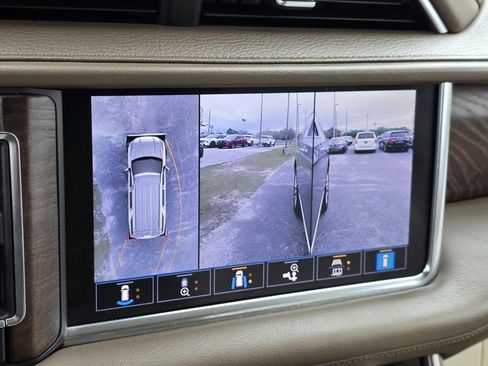 Used 2021 GMC Yukon XL Denali w/ Denali Premium Package image 22