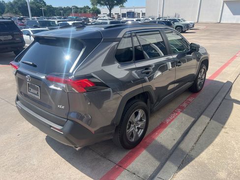 Used 2024 Toyota RAV4 XLE w/ Convenience Package FWD image 8