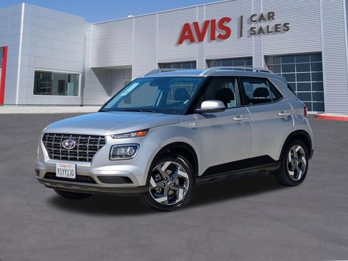 Used 2025 Hyundai Venue SEL FWD image 1
