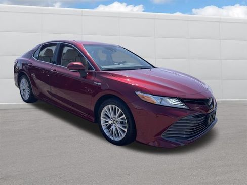 Used 2020 Toyota Camry XLE FWD image 9