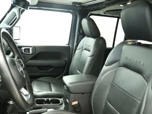 Used 2019 Jeep Wrangler Unlimited Sahara w/ Uconnect 4C Nav & Sound Group image 26