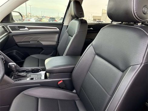 Certified 2023 Volkswagen Atlas SE image 12