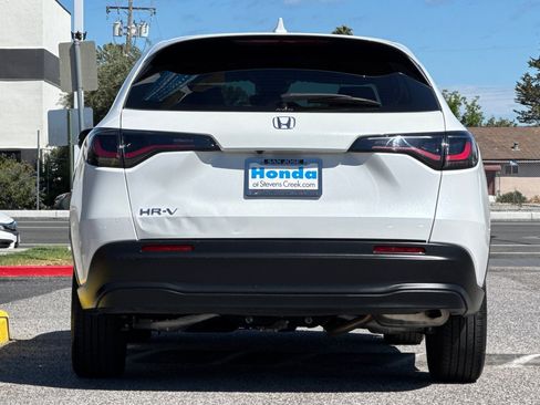 Certified 2023 Honda HR-V LX image 9