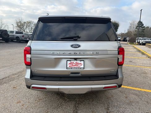Used 2024 Ford Expedition Max XLT image 6