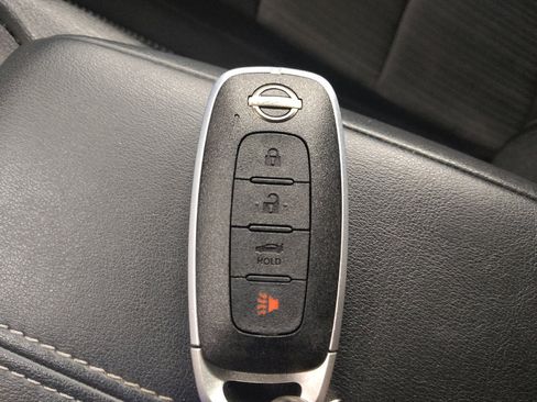 Used 2025 Nissan Sentra SV FWD image 32