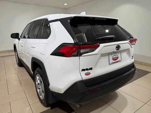 Used 2024 Toyota RAV4 LE AWD/4WD image 3