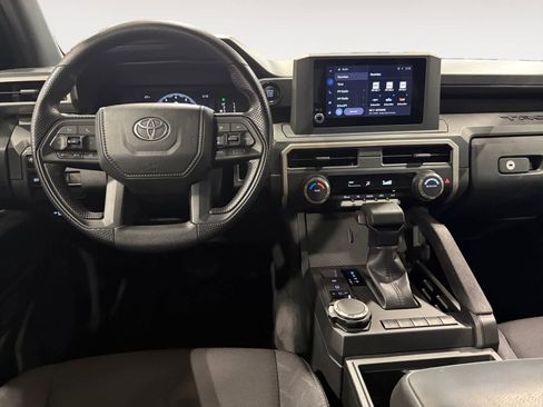 Used 2025 Toyota Tacoma SR AWD/4WD image 11