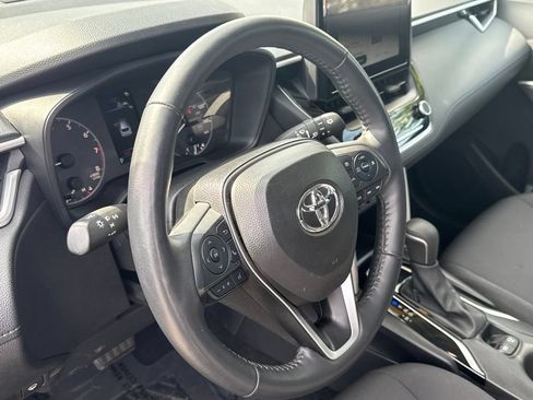 Used 2025 Toyota Corolla Cross LE AWD/4WD image 9