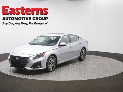 Used 2023 Nissan Altima 2.5 SV w/ SV Premium Package AWD/4WD image 58