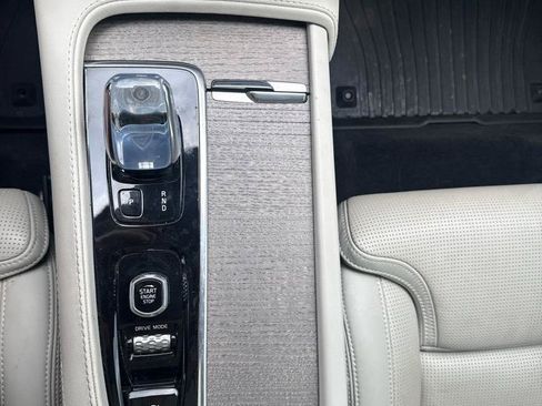 Used 2021 Volvo XC90 T8 Inscription w/ Protection Package Premier AWD/4WD image 27