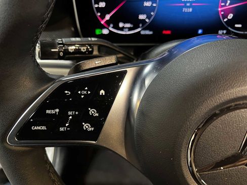 Used 2025 Mercedes-Benz GLC 300 4MATIC image 28