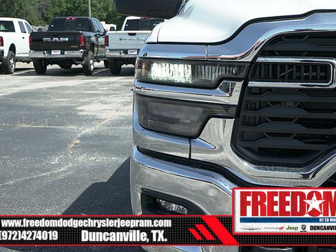 New 2025 RAM 2500 Tradesman image 39
