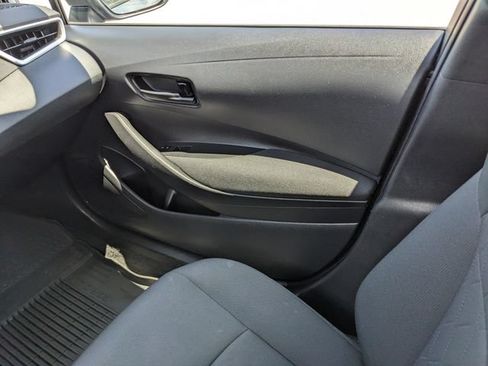 Used 2022 Toyota Corolla LE FWD image 18