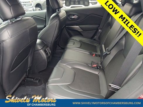 Used 2020 Jeep Cherokee Latitude Plus image 11