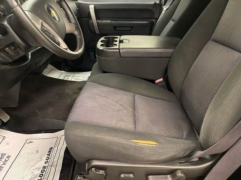 Used 2011 Chevrolet Silverado 2500 LT w/ Interior Plus Package image 11