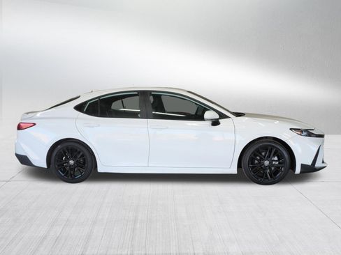 Certified 2025 Toyota Camry SE image 8