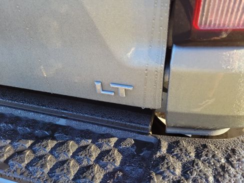 Used 2023 Chevrolet Colorado LT w/ LT Convenience Package image 18