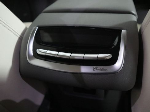 Used 2024 Cadillac XT6 Premium Luxury FWD image 18