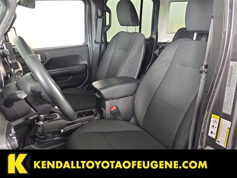 Used 2018 Jeep Wrangler Unlimited Sport S image 18