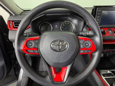 Used 2022 Toyota RAV4 XLE image 10