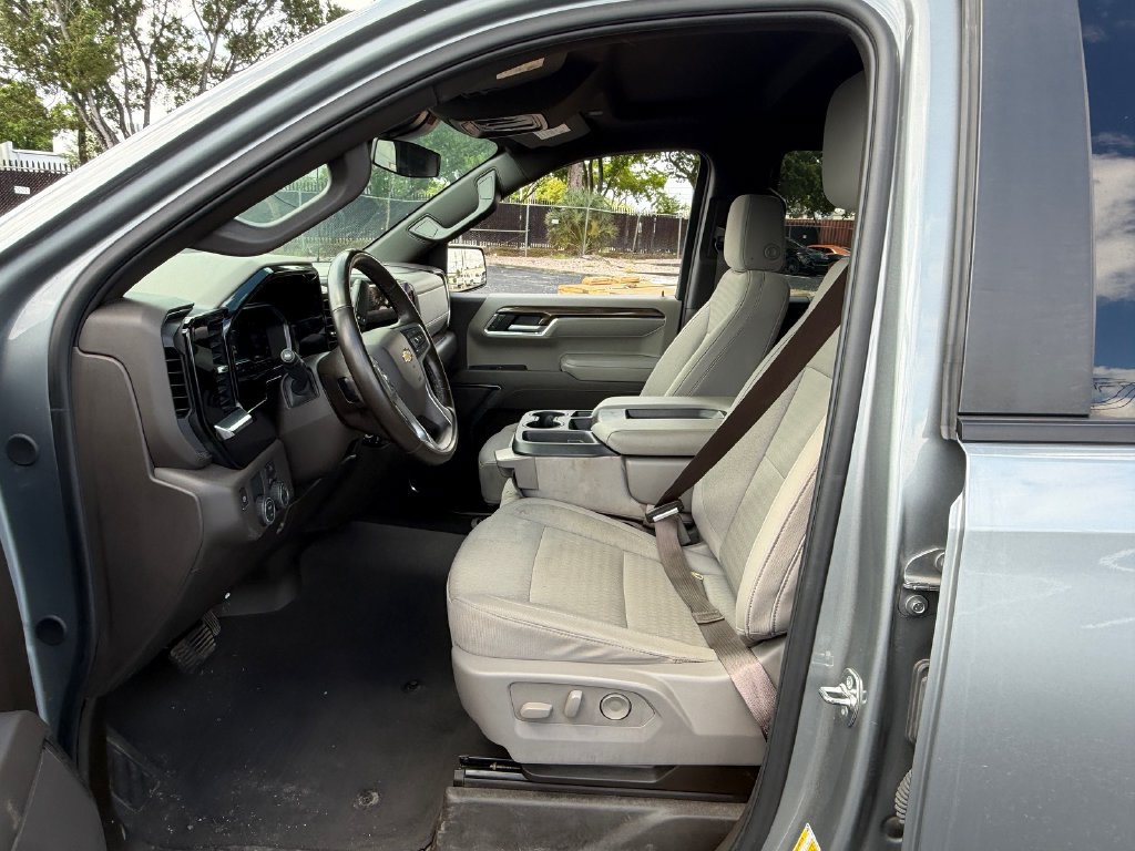 Used 2025 Chevrolet Silverado 1500 LT RWD image 9