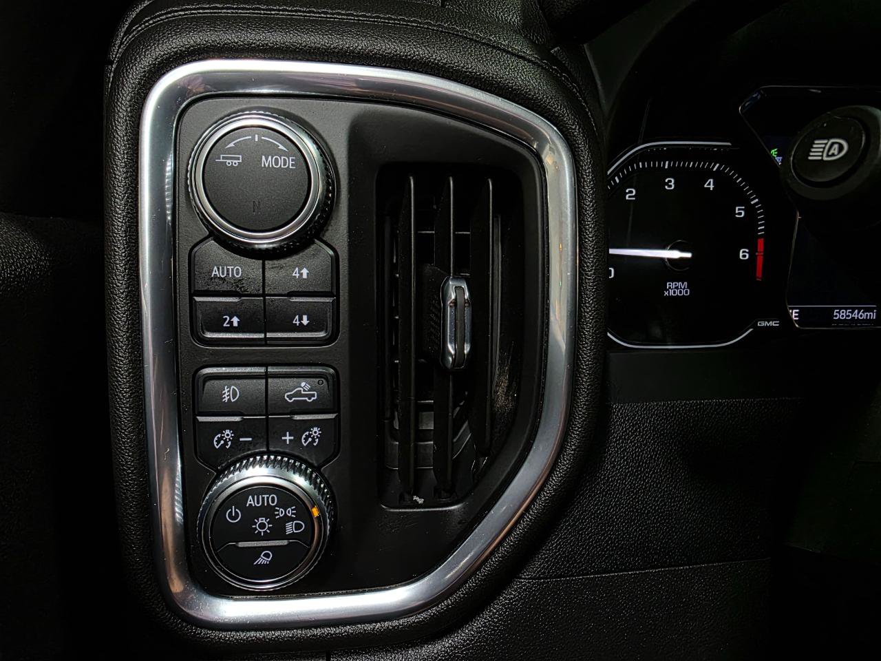 Used 2022 GMC Sierra 1500 Denali w/ Driver Alert Package II AWD/4WD image 45