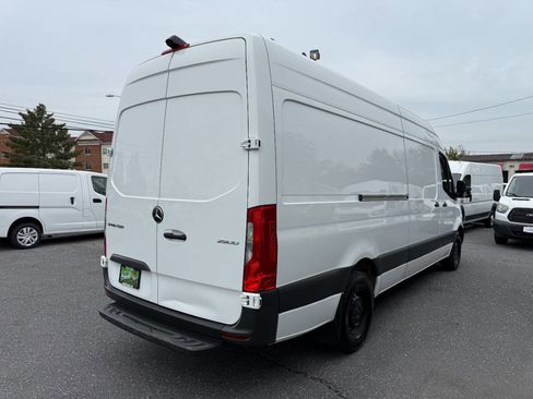 Used 2022 Mercedes-Benz Sprinter 2500 image 3