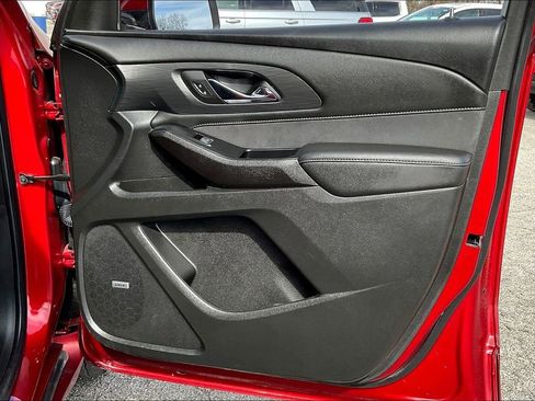 Used 2023 Chevrolet Traverse High Country image 19