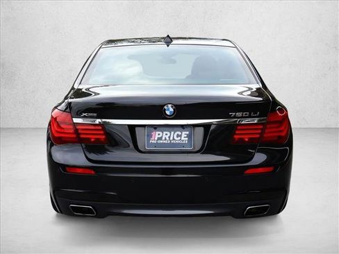 Used 2015 BMW 750Li xDrive AWD/4WD image 9