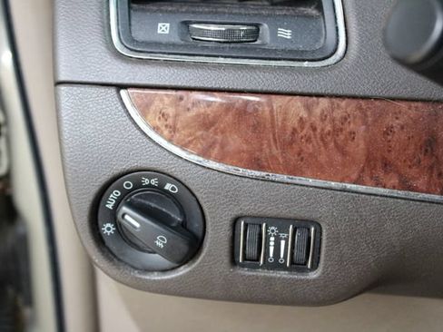 Used 2011 Chrysler Town & Country Touring w/ Security Group FWD image 18