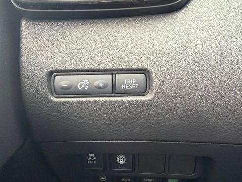 Used 2020 Nissan Rogue Sport SV w/ All-Weather Package AWD/4WD image 13