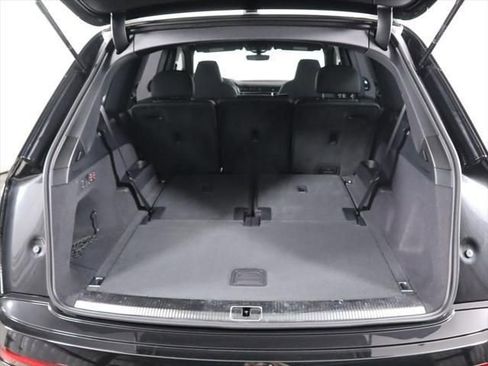 New 2025 Audi SQ7 Prestige image 30